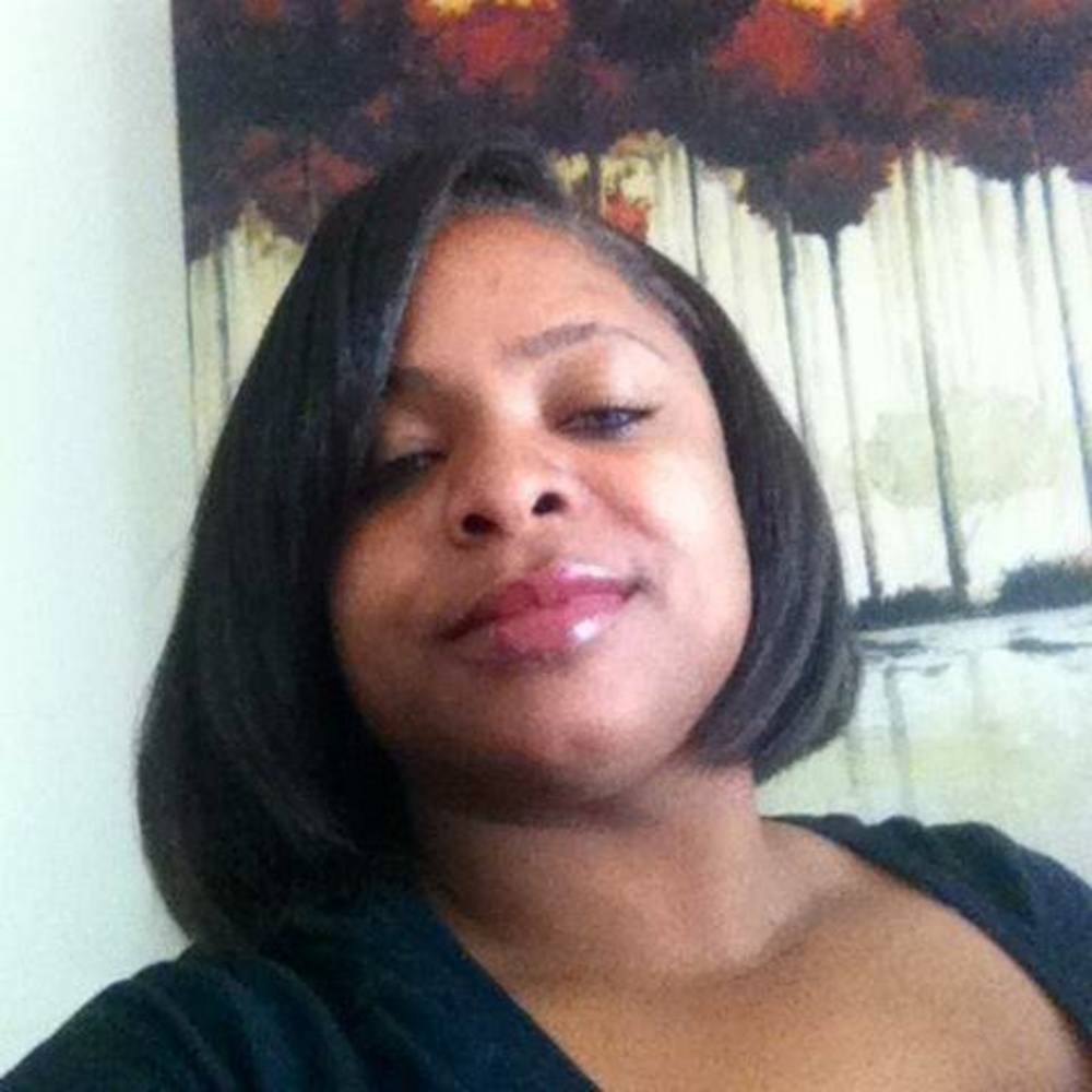 Meet your Posher, Dominique